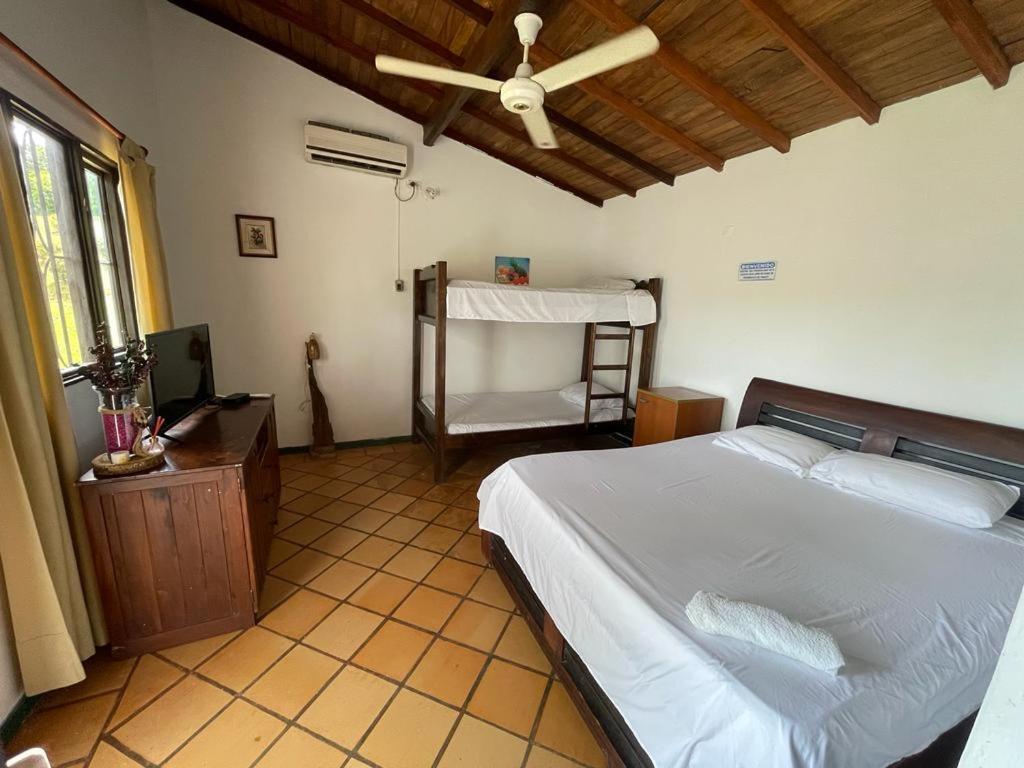 Hotel Candilejas Puerto Berrio Exteriör bild