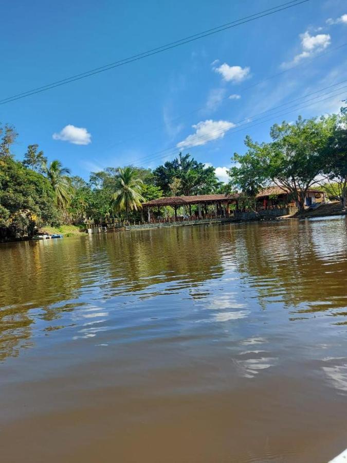 Hotel Candilejas Puerto Berrio Exteriör bild